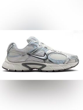 Nike V5 RNR New w/ Box (No Lid) Women’s 10 / Men’s 8.5 $120 Retail